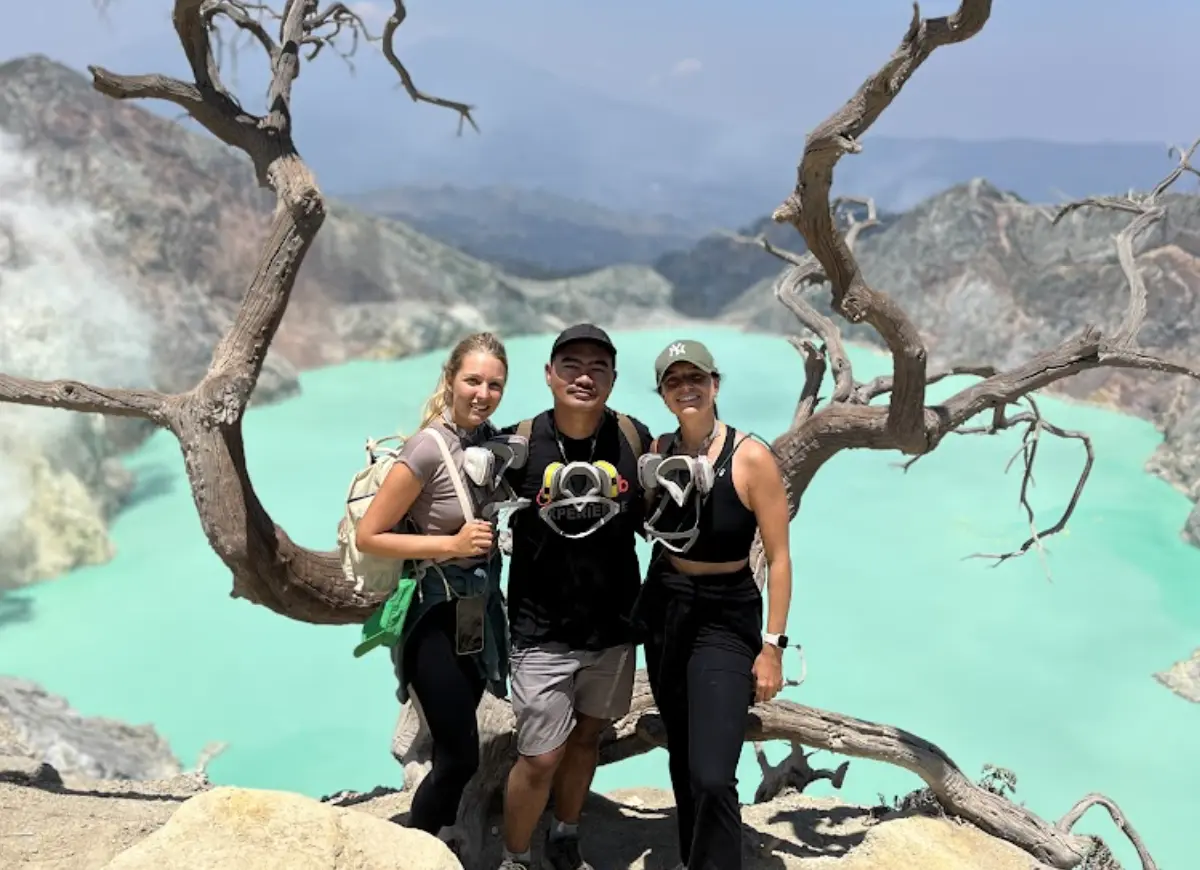 Ijen Experience - Scenic crater lake view