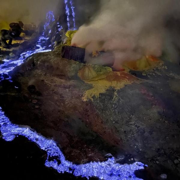 Ijen Midnight Tour | Blue Fire and Sunrise